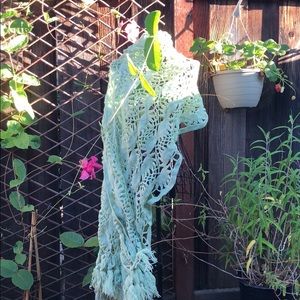 Vintage mint with lurex shawl